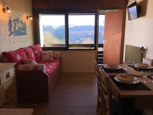 Murat-le-Quaire Apartment | Perce-neige