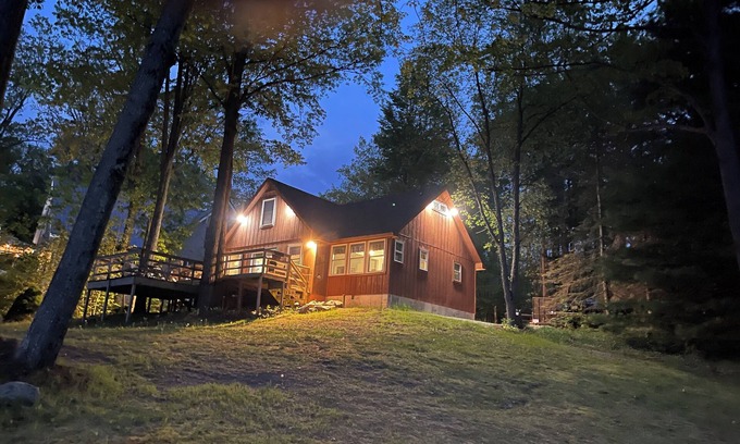 Lake Cottage | Perch Lake Resort-Relax, you’ve arrived! Well behaved pets always welcome