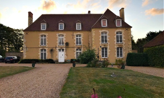 Boece House | PERCHERON MANOR HOUSE WITH PRIVATE POOL AND TENNIS COURT