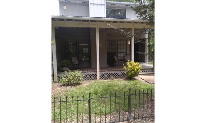 McComb Apartment | Percy Quinn Vacation Rental B