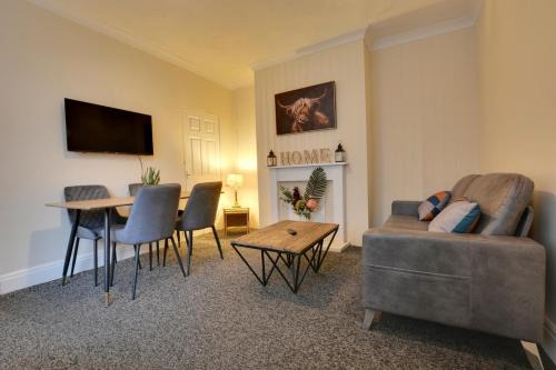 Goole House | Percy - Your home away from home