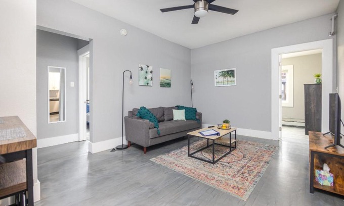 Sherman Hill Apartment | Perfect 2 bedroom Getaway in historic neighborhood