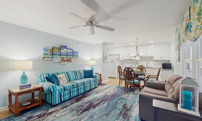 Emerald Isle House | Perfect 2BR Getaway with partial A/C, Full Kitchen and Relaxing Patio