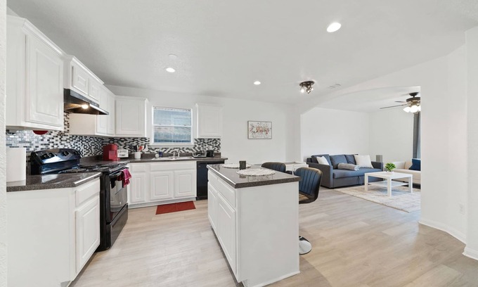 San Antonio House | Perfect 3 bedroom! Near Lackland AFB/Seaworld