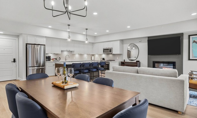 Bighorn No. 8 Apartment | Perfect 3Bed/2Bath Top Floor Mt.Views-Pool/Hot Tub