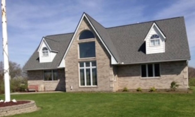 Mystic House | Perfect 4 Bedroom House next to Lake Rathbun!