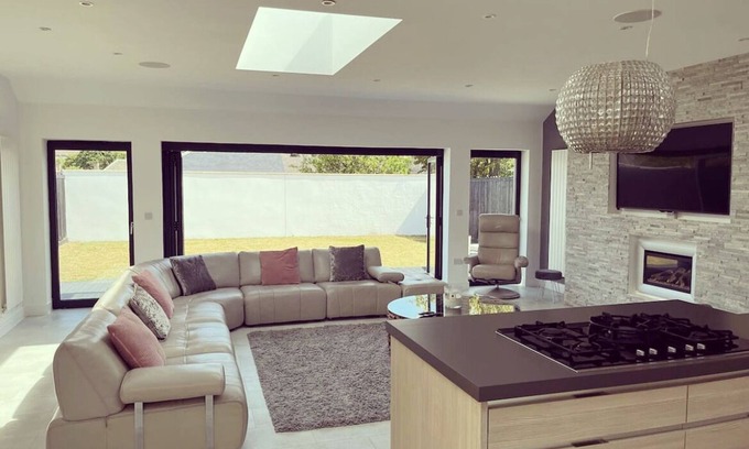 Duddingston House | Perfect 4 bedroom two bathroom home