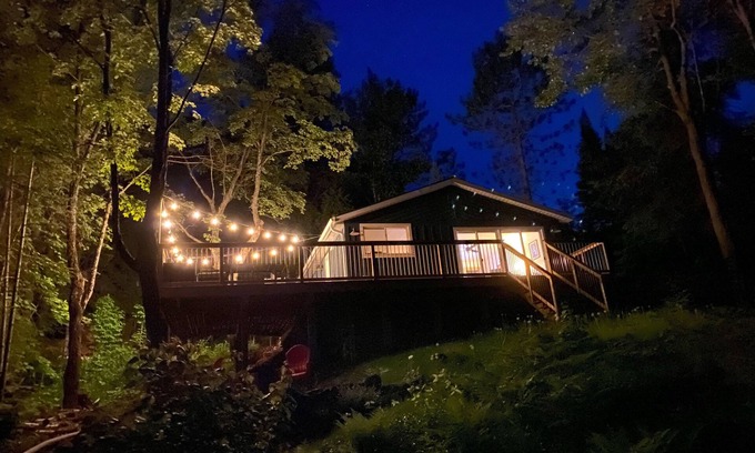 Dunchurch Cottage | Perfect 4-season cottage for year-round joy