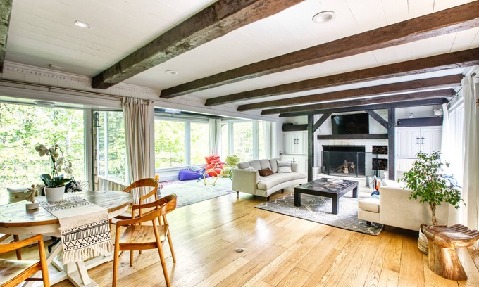 Cos Cob House | Perfect Balance of Nature and Social Life, includes swimming pool