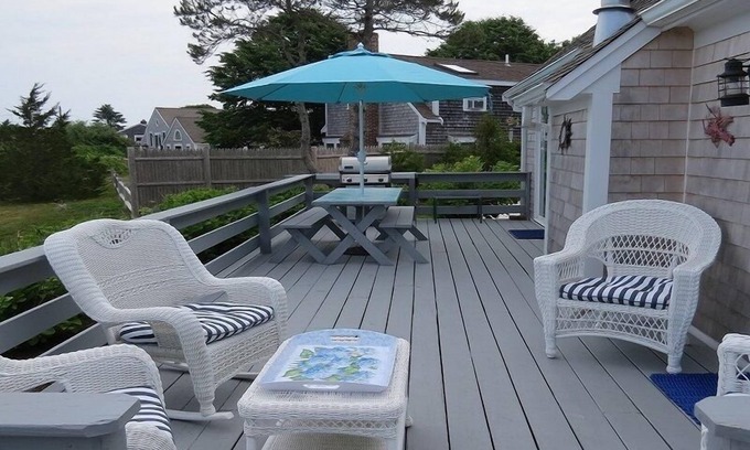 Chatham House | Perfect beach house to spend your summer days in!
