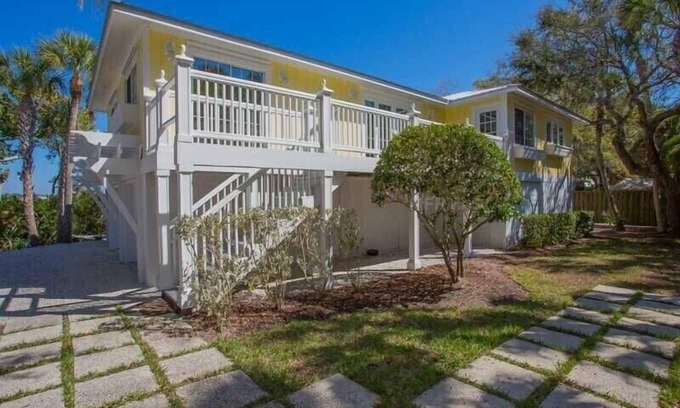 Englewood House | Perfect Beach House, Waterfront on Lemon Bay ; Walk To Private Gulf Beach.