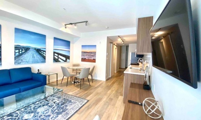 Sidney Hotel | Perfect Brand New Suite Downtown Sidney