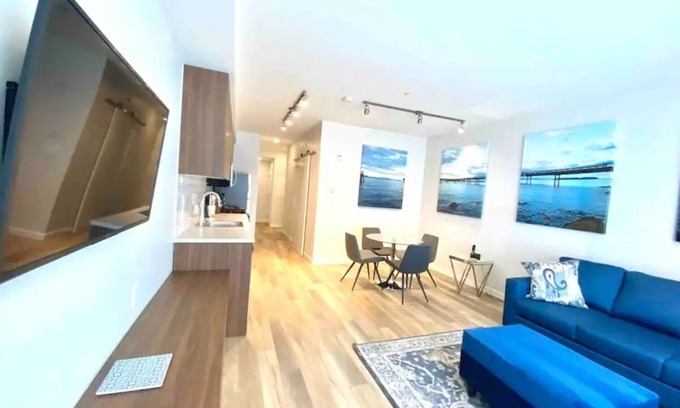 Booktown Hotel | Perfect Brand New Suite In The Heart of Sidney