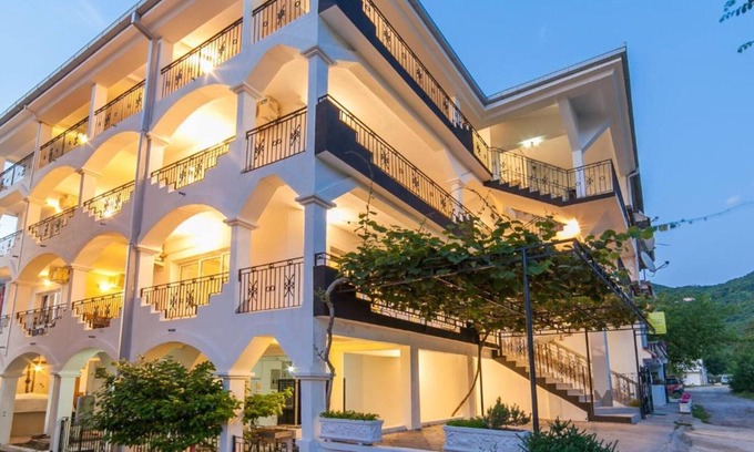 Prijevor Apartment | Perfect Budva Stay Near the Sea & Aqua Park - One Bedroom Apartment 3/1