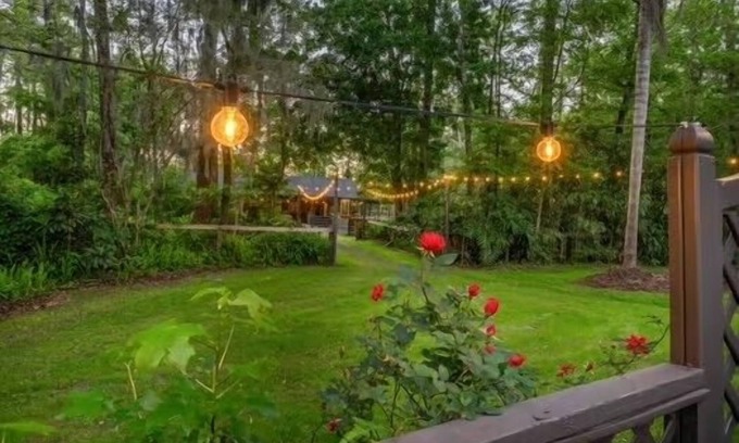 Southside House | PERFECT CORPORATE RENTAL FLEX+more beds! Modern Ranchette Historic Mandarin,PETS