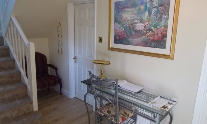 Bourton-on-the-Water Cottage | Perfect Cotswold Location within walking distance of Bourton on the Water