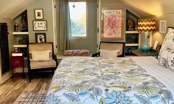 Boerne House | PERFECT COUPLES GET AWAY IN THE HEART OF DOWNTOWN BOERNE!