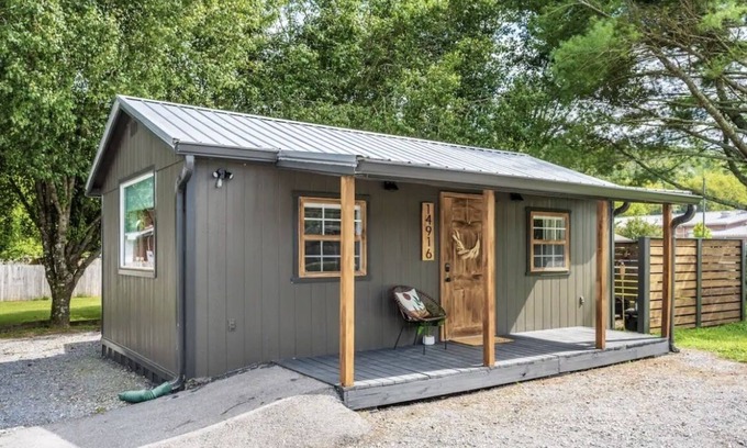 Sale Creek House | Perfect cozy bungalow for a weekend away or a week fishing🐟