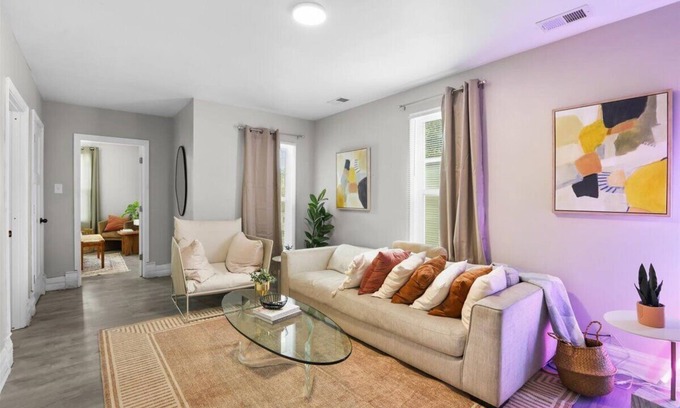 Mexicantown - Southwest Detroit Apartment | 🎯 Perfect Detroit Launchpad Stylish 3BR with Chef's Kitchen & Fast WiFi