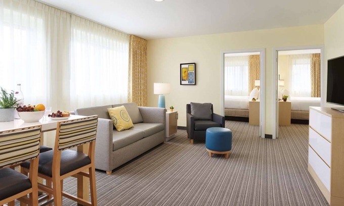 Central Business District Apartment | Perfect Downtown Base w/2 Spacious Rooms, Ideal for Musical Legends Park