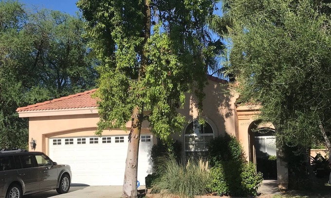 Indio House | Perfect Escape - Festival close, on golf course, private salt water pool, +!