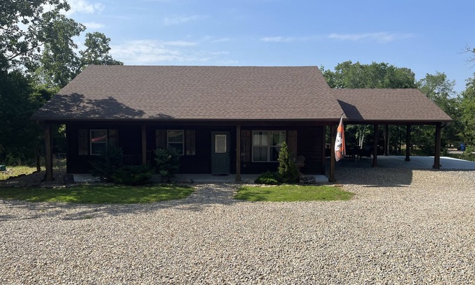 Vian House | Perfect family & fishing retreat at Pine Cove.