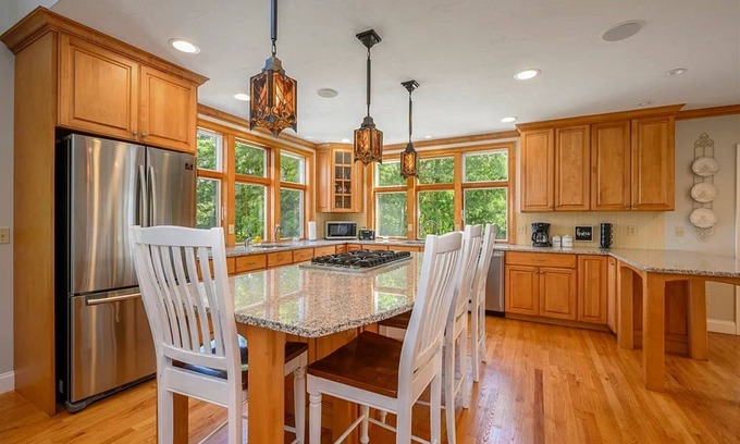 West Barnstable House | Perfect Family getaway Private Peaceful Newly Remodeled home on The Cape