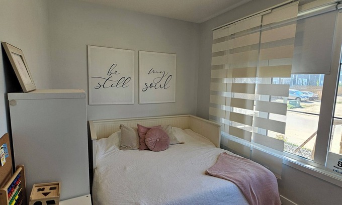 Southeast Calgary House | Perfect family house. Comfortable, lake community