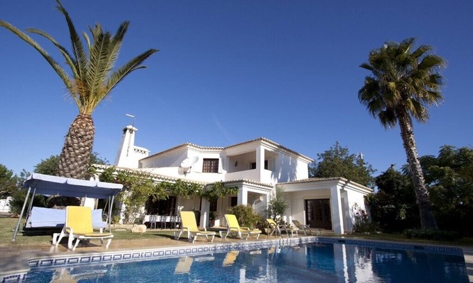 Albufeira Villa | Perfect family property with private pool, barbecue and garden