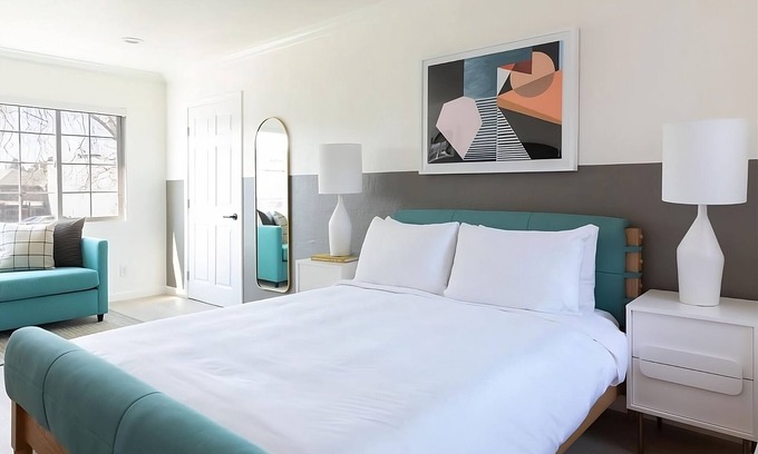 Piedmont Avenue Hotel | Perfect Family Vacation Starts Here! Close to the Oakland Museum of California!