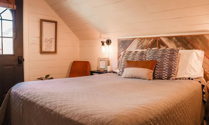 Hermann House | Perfect for a Romantic Getaway in Wine Country