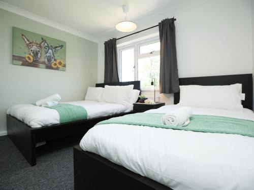 Cribbs Causeway Apartment | Perfect for Contractors, Tradespeople, pvt parking