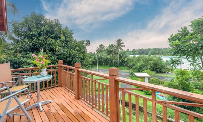 Ngatangiia Cabin | Perfect for couples looking for a relaxing holiday with stunning lagoon views