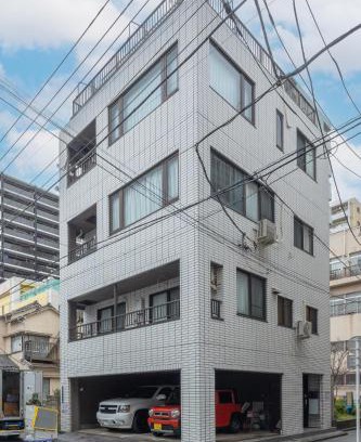 Sumida Villa | Perfect for Families and Groups Spacious 197m2 Home with 8 BR & 3 BA Up to 15 ppl in Ryogoku with Parking and 3 Stations