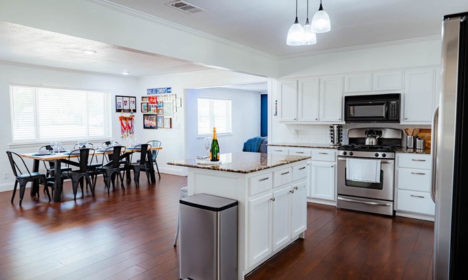 Cedar Hill Other | Perfect for Families & Groups
