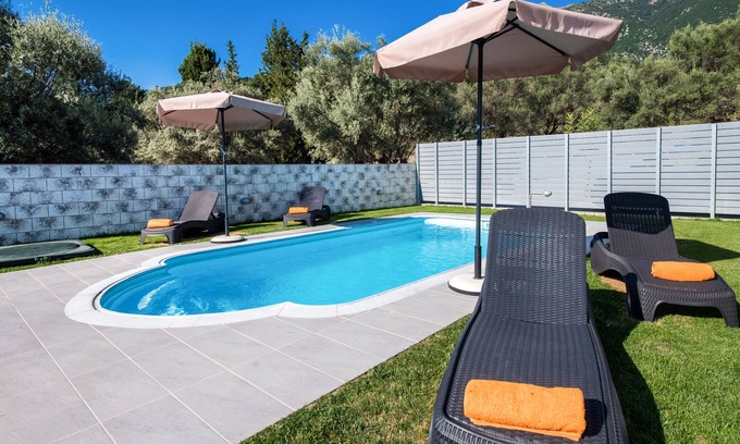 Nidri Villa | PERFECT FOR FAMILIES WITH PRIVATE POOL AND SEA VIEWS, CLOSE TO NIDRI TOWN