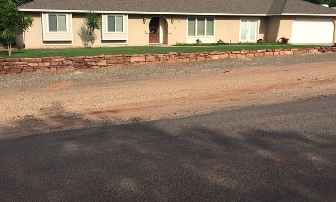 Kanab House | Perfect for Family and Friend Events. Revised Policy, No Pets.