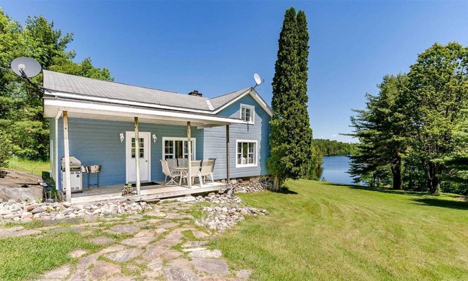 Seguin Cottage | ☀ Perfect for Family! Private Waterfront Log Style Entire Cottage with Lakeview!