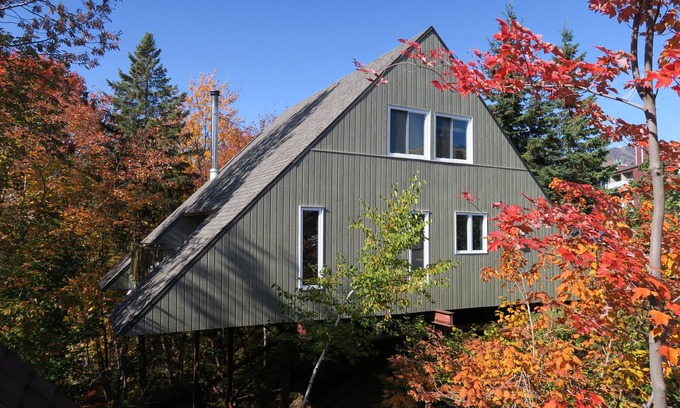 Beaupre Ski Chalet | PERFECT FOR FAMILY, NEAR ALPINE SKI AND GOLF.