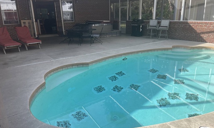 Lady Lake House | Perfect for FAMILY REUNIONS. Close by The Villages & shopping yet very private.