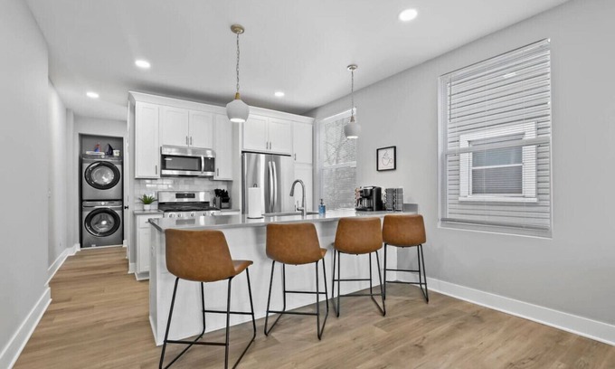 Livingston Park House | Perfect for larger groups + Hot Tub!