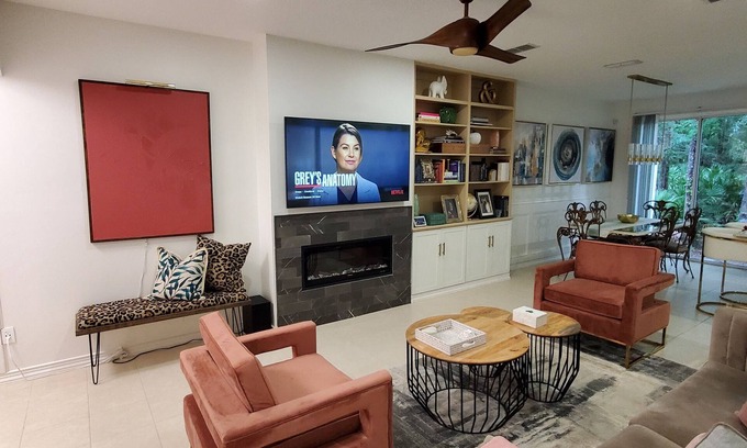 Northside House | Perfect for Monthly Stays Townhome 5 Min to Jax International Airport