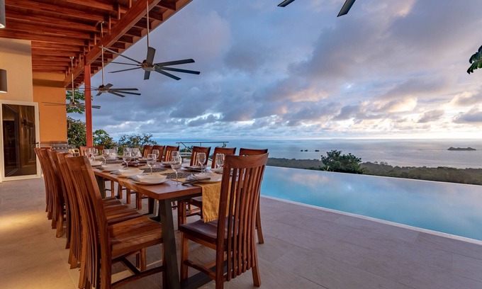 Ballena House | Perfect for multiple couples & families/luxurious/huge ocean view/gated/private