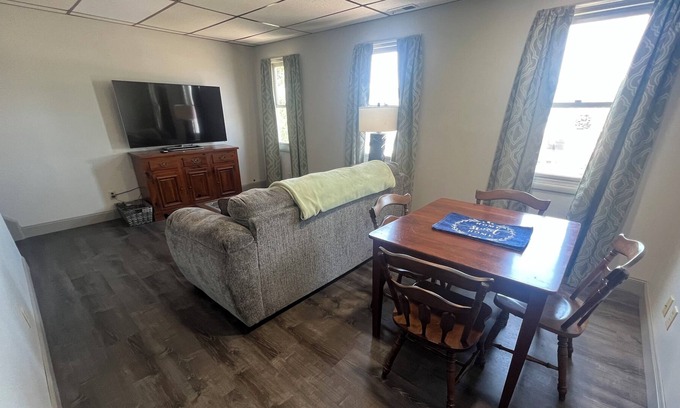 Altoona Apartment | Perfect for PSU Games and Family Visits!!!