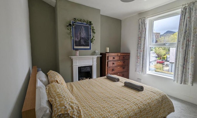 Gallt Y Foel House | Perfect for Snowdon. Groups, families+dogs welcome