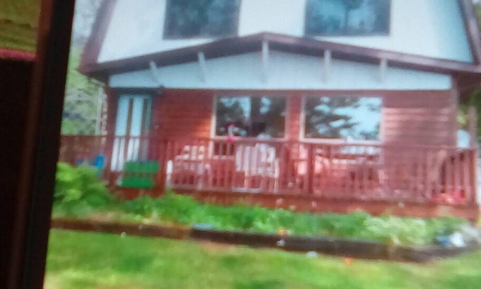 Conover House | Perfect for summer right on twin lake 4 bedroom 2 full bath home