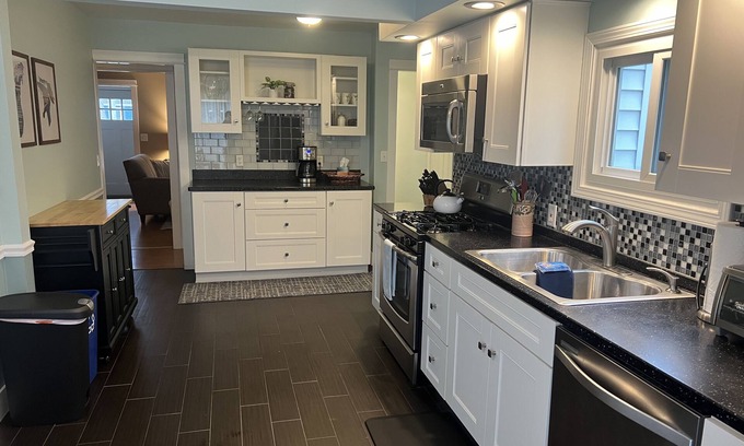 Lakeside House | Perfect for the whole family, 1 mile to the beach, firepit & spacious kitchen!