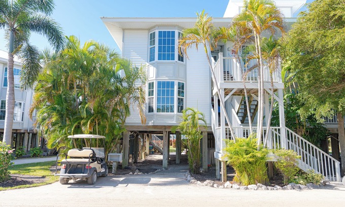 Palm Island Villa | Perfect for two! This Pretty villa with an Awesome View of the Gulf! A3411B