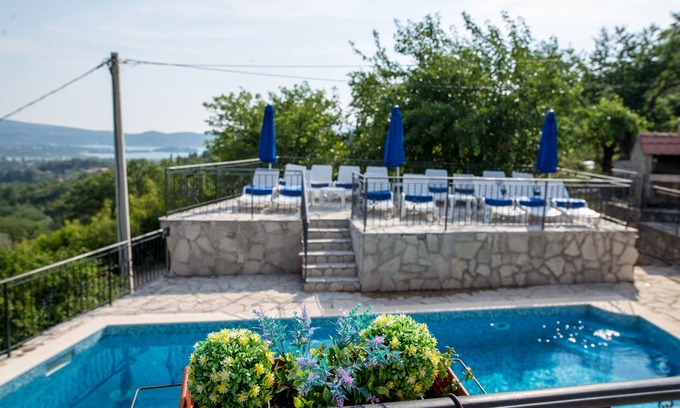 Mrcevac Apartment | Perfect for12 people, 2 km to sea, Sun Terraces, Sea View,Pool, 3 separate units