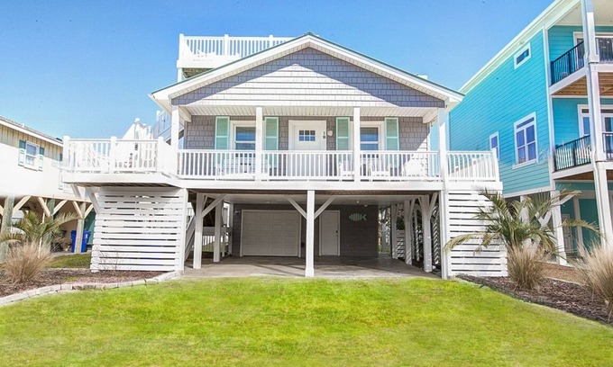 Ocean Isle Beach House | Perfect getaway in Ocean Isle Beach-beach just steps away & pet-friendly!